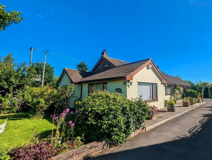 4 Bedroom Detached Bungalow For Sale In Kempley, Dymock, GL18