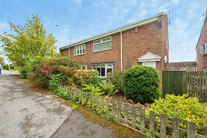 2 Bedroom Maisonette For Sale In Seaforth Square, Mansfield, Nottinghamshire, NG19