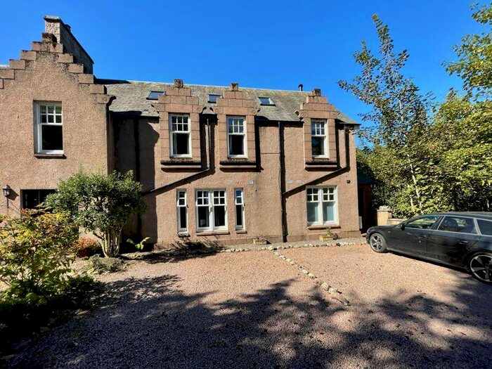 2 Bedroom Apartment For Sale In Rhu-Na-Haven Road, Aboyne, AB34