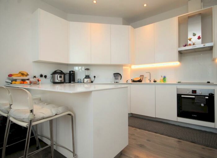 1 Bedroom Flat To Rent In Rundell Crescent, Hendon Central, NW4