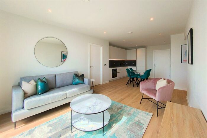 2 Bedroom Apartment To Rent In The Gate, Meadowside, M4