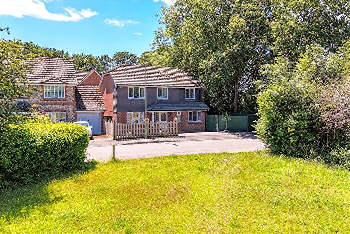 4 Bedroom Detached House For Sale In Doe Copse Way, New Milton, Hampshire, BH25