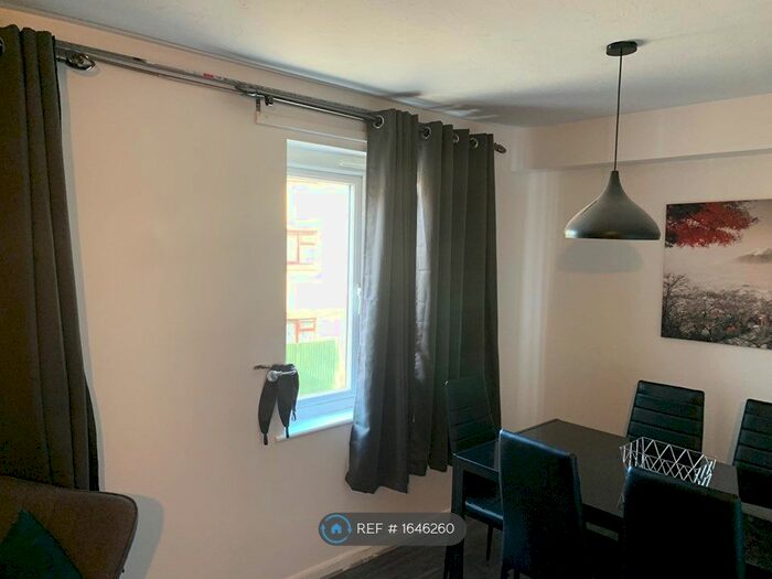 2 Bedroom Flat To Rent In Sterling Gardens, London, SE14