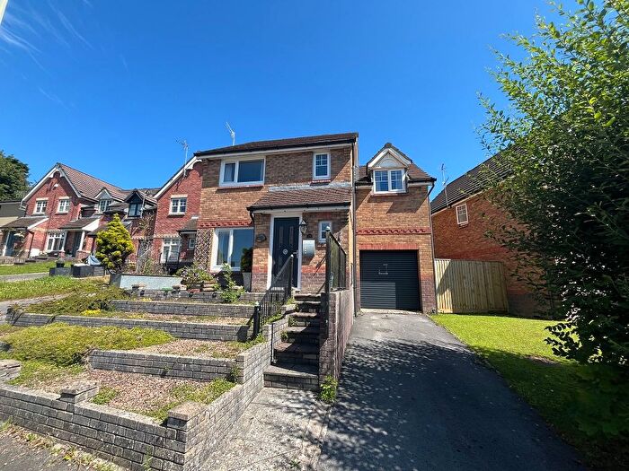 3 Bedroom Detached House For Sale In Tre Newydd, Kenfig Hill, Bridgend, CF33