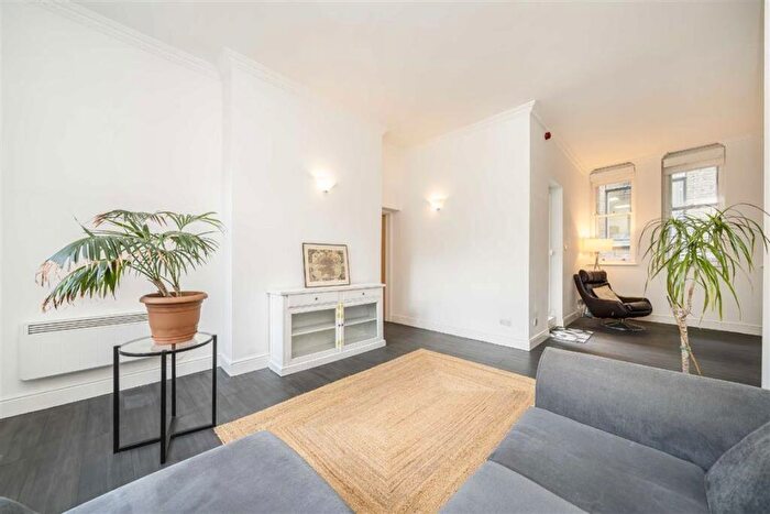 2 Bedroom Flat For Sale In Middlesex Street, London, E1
