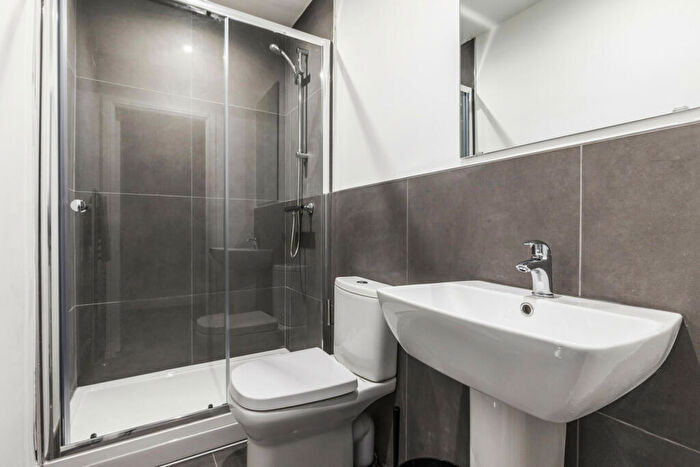 6 Bedroom House To Rent In Westfield Road, Leeds, LS3