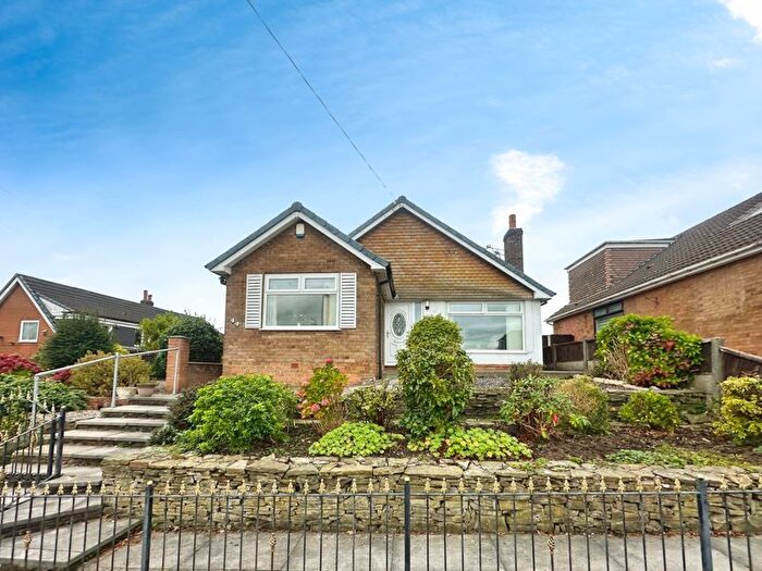 3 Bedroom Bungalow For Sale In Chiltern Drive, Bury, BL8