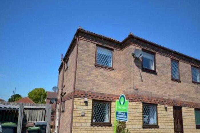 2 Bedroom Flat To Rent In Malvern Close, North Hykeham, LN6