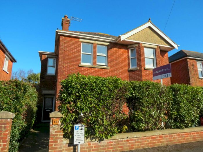 5 Bedroom House To Rent In Bedroom Detached House In Wallisdown, BH10