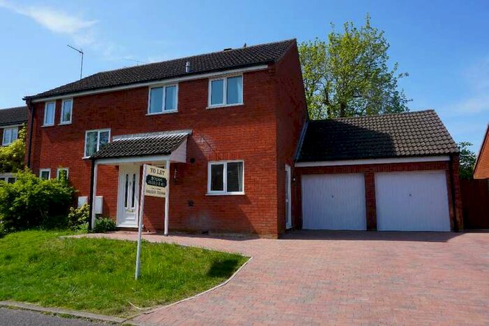 4 Bedroom Detached House To Rent In St Josephs Close, Olney, MK46
