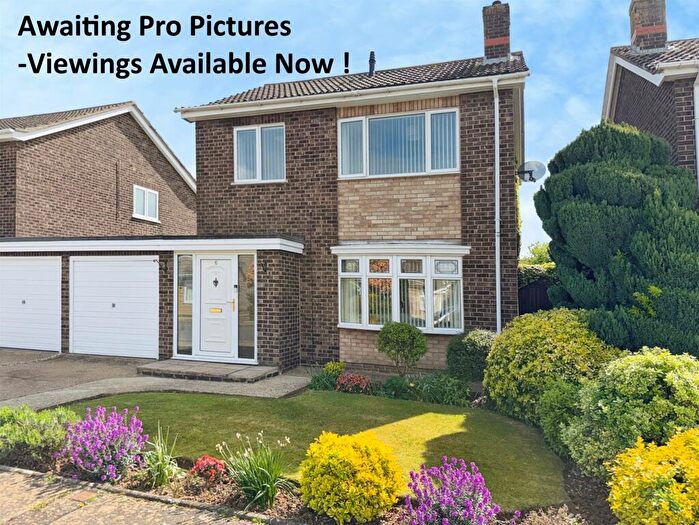 3 Bedroom Detached House For Sale In Buttermere Place, Peterborough, PE4