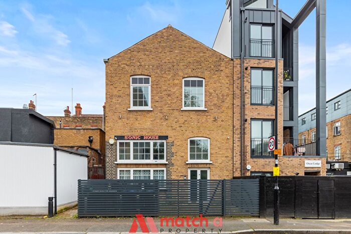 2 Bedroom Flat To Rent In Singapore Road, Ealing, London, W13