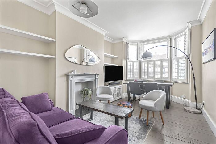 2 Bedroom Flat To Rent In Arlesford Road, London, SW9