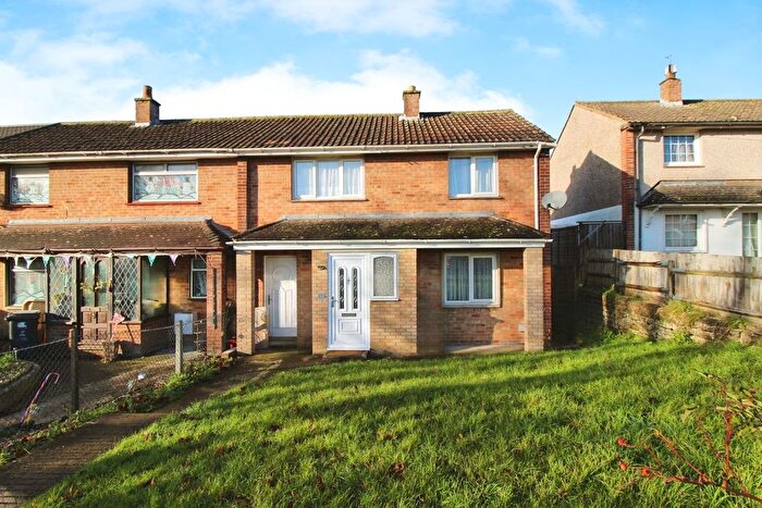 3 Bedroom End Terrace House To Rent In Penhill Drive, Swindon, SN2