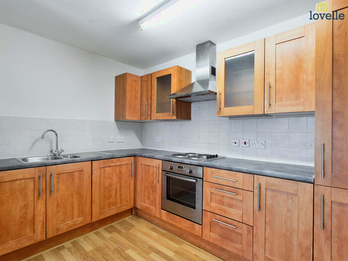 2 Bedroom Flat To Rent In Cambrai Close, Lincoln, LN1