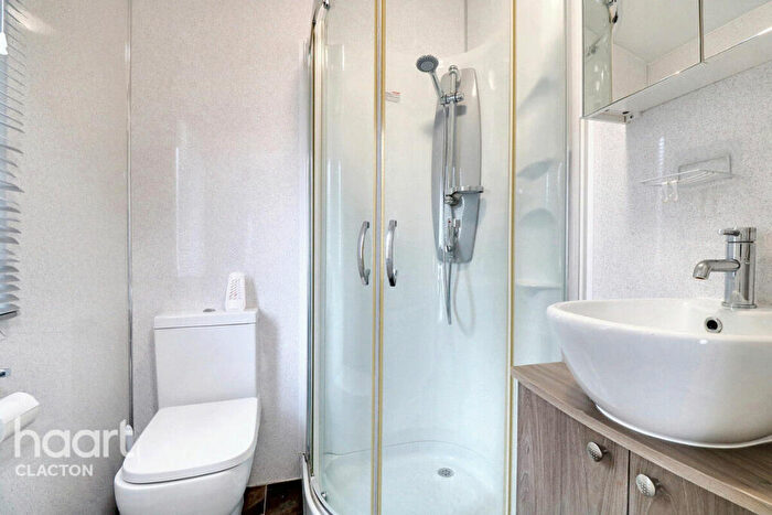 2 Bedroom Detached Bungalow For Sale In Streamview, Valley Farm Holiday Park, CO15