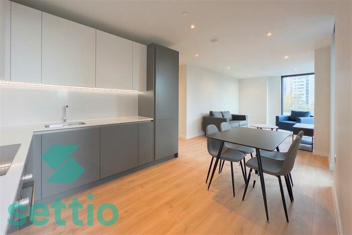 2 Bedroom Apartment To Rent In The Gate, Meadowside, M4