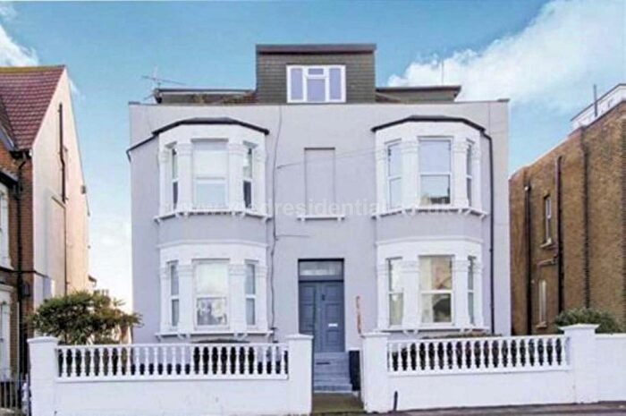 4 Bedroom Flat To Rent In York Road, Southend On Sea, SS1