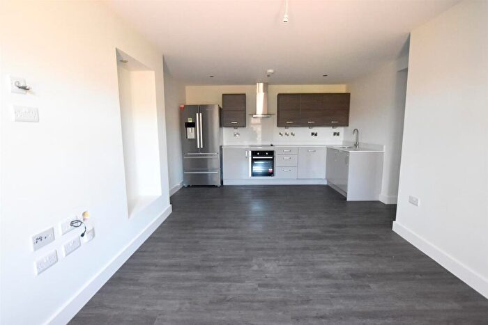 2 Bedroom Flat To Rent In North Street, Rothley, Leicester, LE7