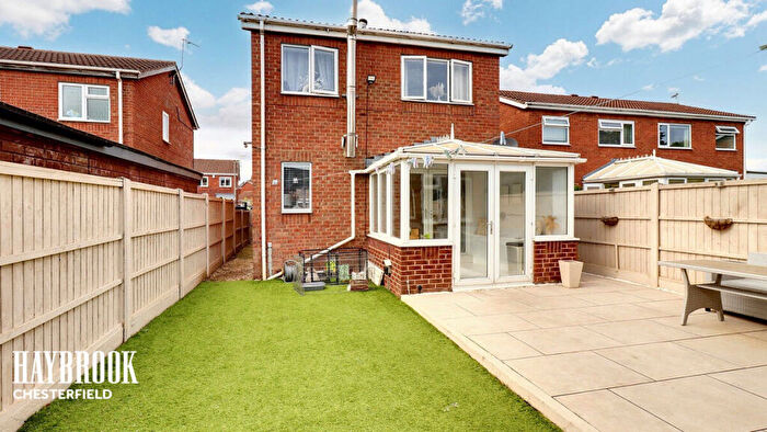 3 Bedroom Detached House For Sale In Meadow View, Chesterfield, S42