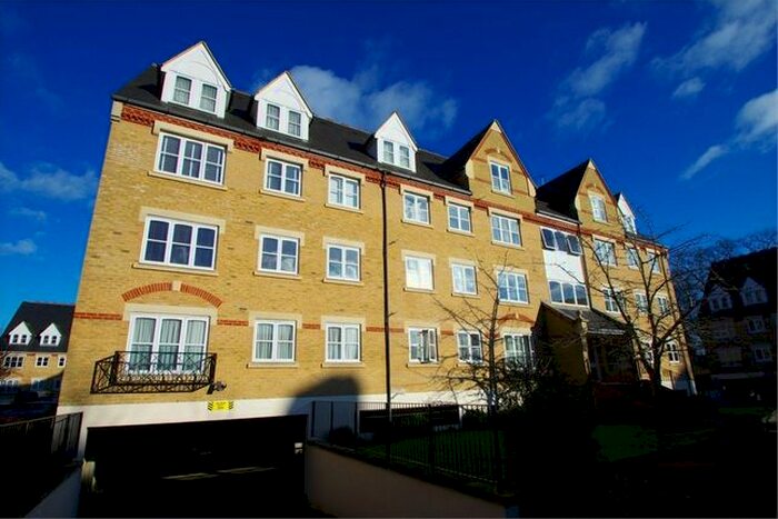 2 Bedroom Flat To Rent In Badminton House, Anglian Close, Watford, WD24