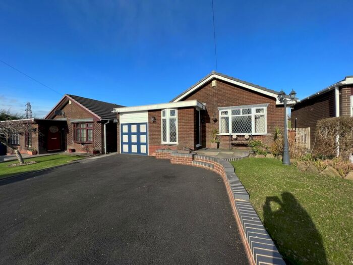 2 Bedroom Bungalow To Rent In Broadhill Road, Stalybridge, SK15