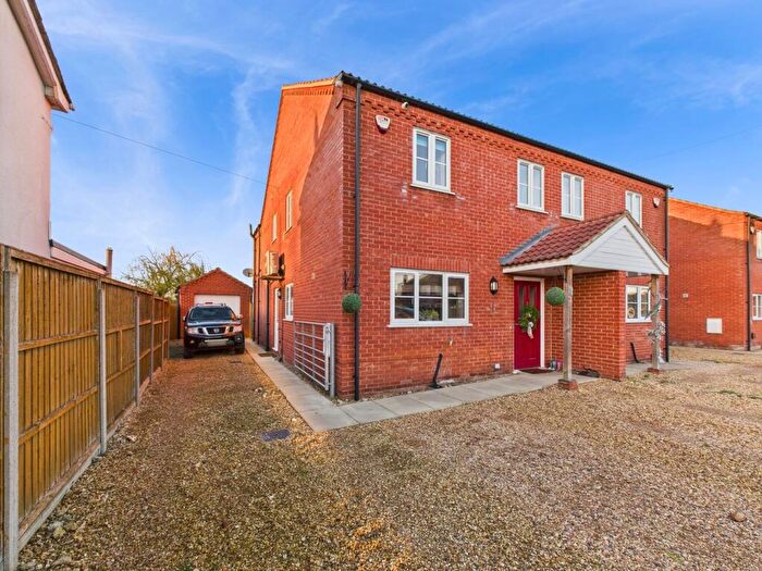 3 Bedroom Semi-Detached House For Sale In Basin Road, Outwell, PE14