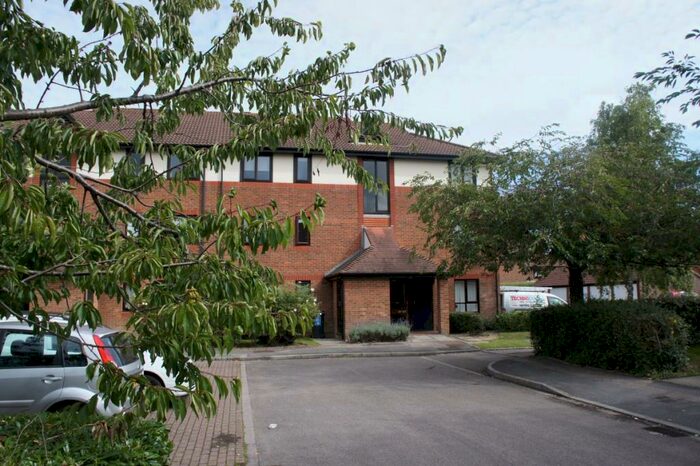 2 Bedroom Flat To Rent In Copse Lane, Horley, RH6