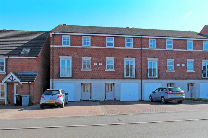 4 Bedroom Town House To Rent In Christ Church Close, Stamford, Lincolnshire, PE9