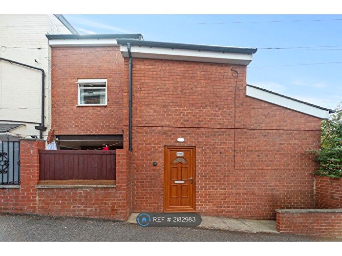 2 Bedroom Semi-Detached House To Rent In Meanwood Road, Leeds, LS6