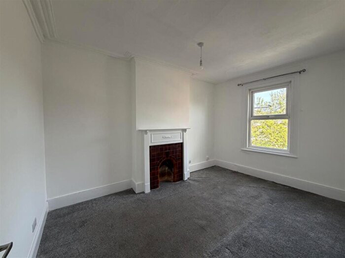 2 Bedroom Flat To Rent In Muirkirk Road, London, SE6