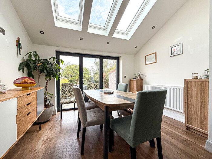 3 Bedroom Semi-detached House To Rent In Tamar Avenue, Taunton, TA1