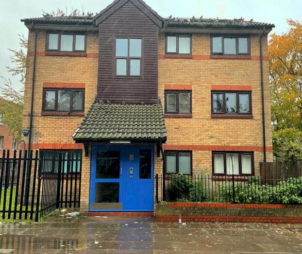2 Bedroom Flat To Rent In Maldon Close, London, E15