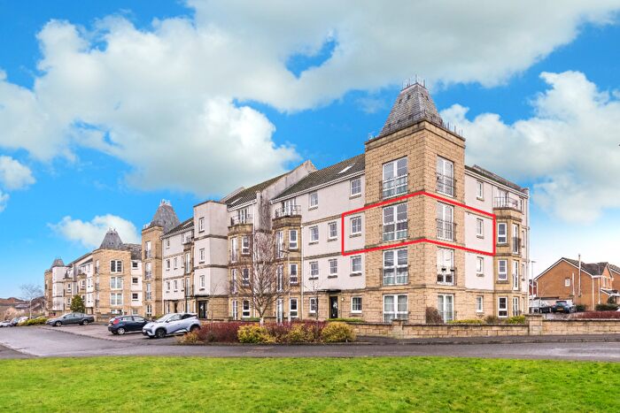 2 Bedroom Flat For Sale In Bittern Court, Dunfermline, Fife, KY11