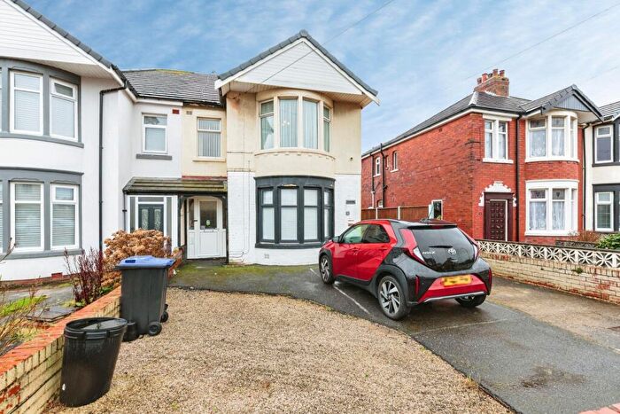 2 Bedroom Flat For Sale In Mossom Lane, Thornton-Cleveleys, Lancashire, FY5