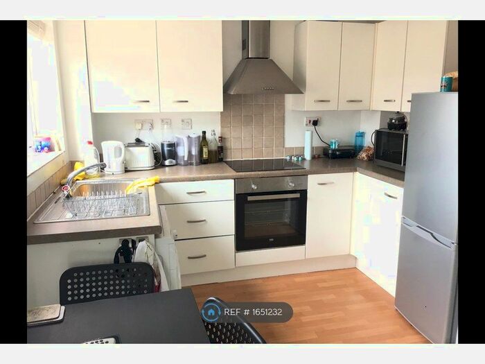 2 Bedroom Flat To Rent In Joseph Hardcastle Close, London, SE14