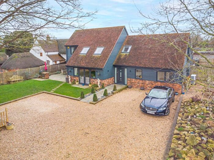 5 Bedroom Detached House For Sale In Barnett Way, Bierton, Aylesbury, HP22