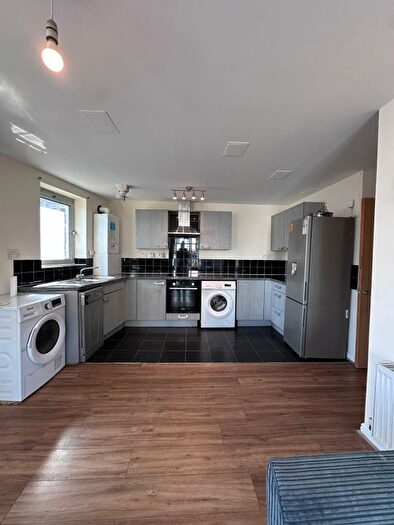 2 Bedroom Flat To Rent In Ilford, IG1