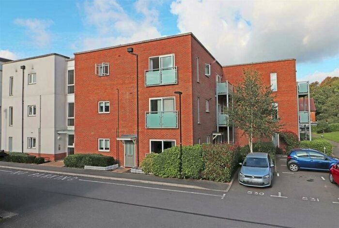 1 Bedroom Apartment To Rent In Canalside, Redhill, RH1
