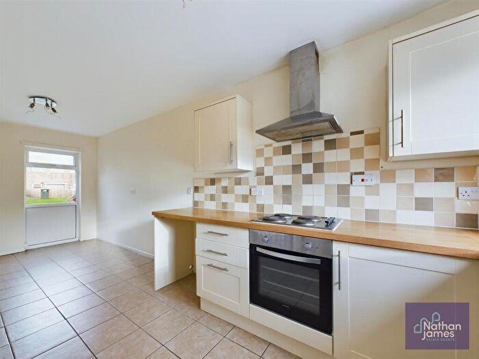 3 Bedroom End Of Terrace House For Sale In Moorlands View, Caldicot, NP26