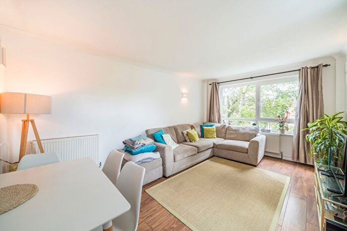 1 Bedroom Flat To Rent In Carolyn House, London, SW4