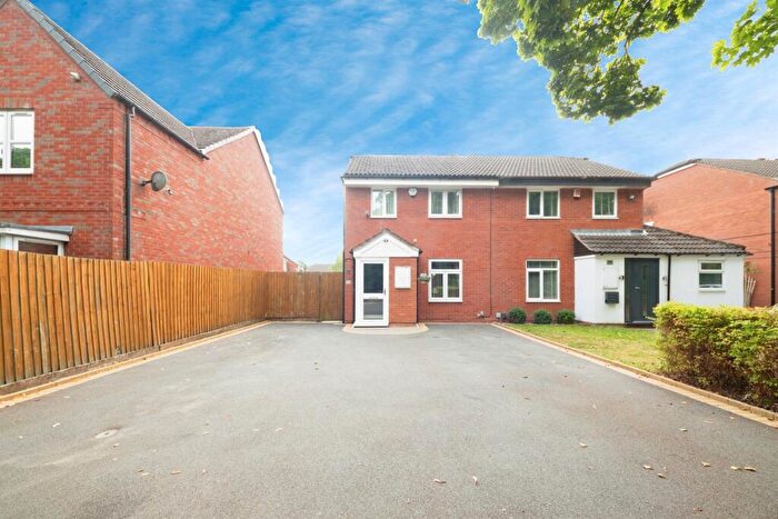 3 Bedroom Semi-Detached House For Sale In Damson Lane, Solihull, B92