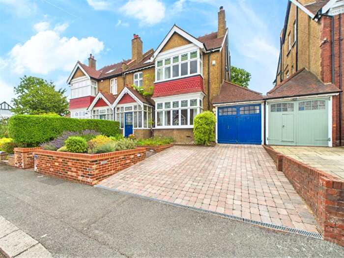 6 Bedroom Semi-Detached House For Sale In Heathhurst Road, South Croydon, CR2