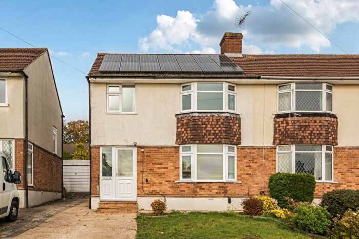 3 Bedroom Property For Sale In Tempest Avenue, Potters Bar, EN6