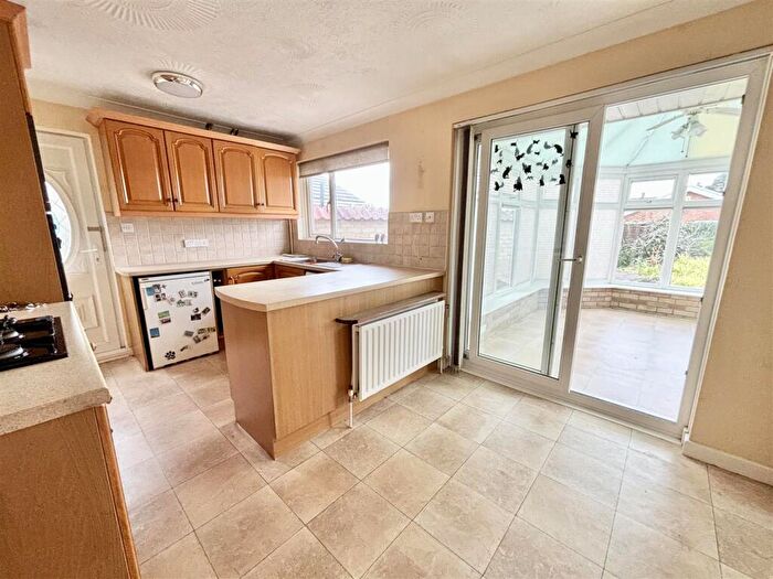 2 Bedroom Detached Bungalow For Sale In Richard Close, Upton, BH16