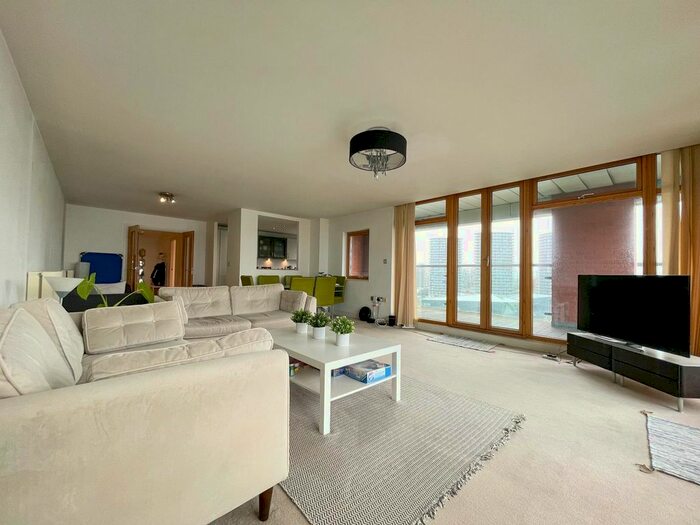 2 Bedroom Flat To Rent In Western Beach Apartments, Hanover Avenue, London, E16