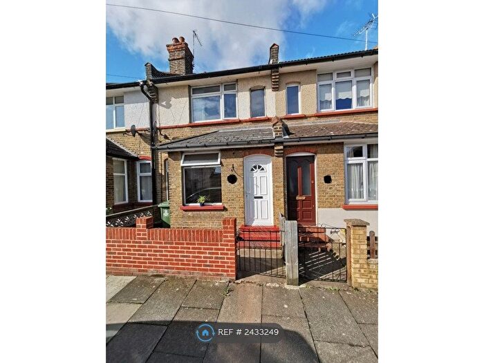 2 Bedroom Terraced House To Rent In Elm Road, Kent, DA8