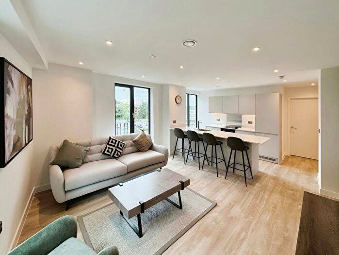 3 Bedroom Apartment To Rent In Silkbank Wharf, Salford, M5