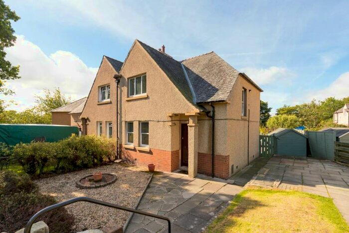 3 Bedroom Semi-Detached House For Sale In The Glebe, Dalmeny, EH30