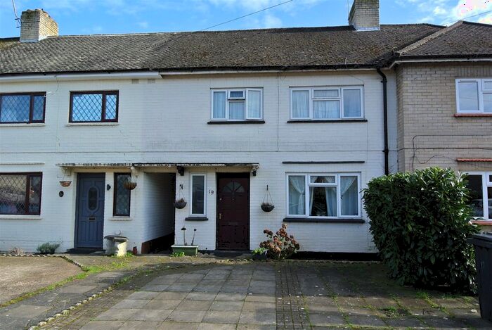 5 Bedroom Terraced House To Rent In Larchwood Drive, Englefield Green, Egham, TW20